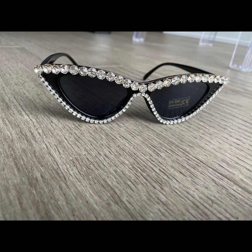Sunglasses - Picture 7 of 16